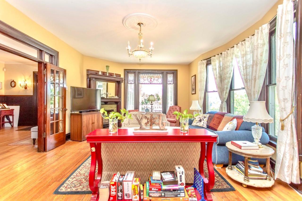 Redwood Bed And Breakfast ไนแอการาฟอลส์ ภายนอก รูปภาพ