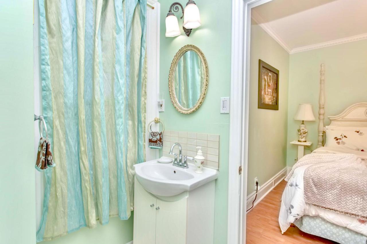 Redwood Bed And Breakfast ไนแอการาฟอลส์ ภายนอก รูปภาพ