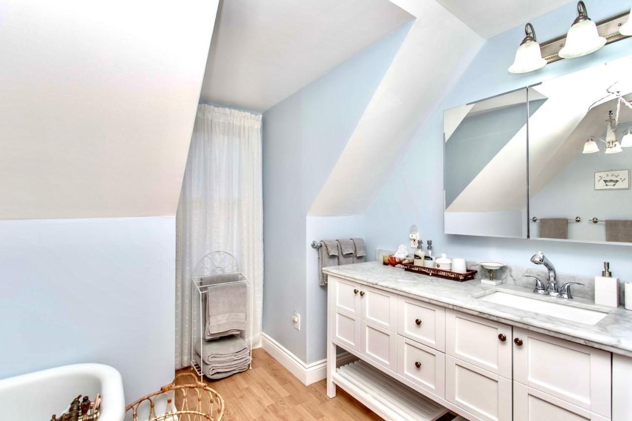 Redwood Bed And Breakfast ไนแอการาฟอลส์ ภายนอก รูปภาพ