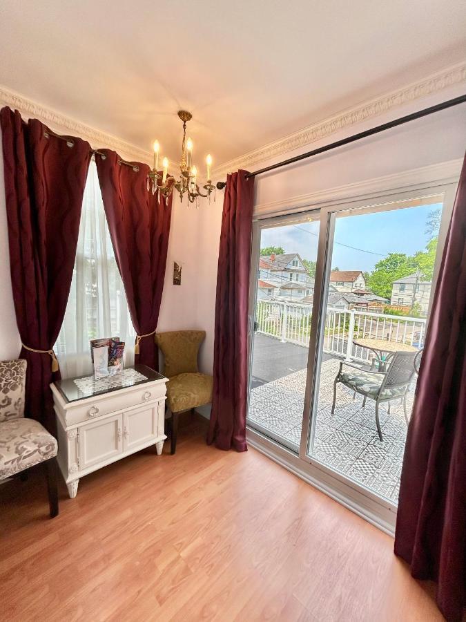Redwood Bed And Breakfast ไนแอการาฟอลส์ ภายนอก รูปภาพ