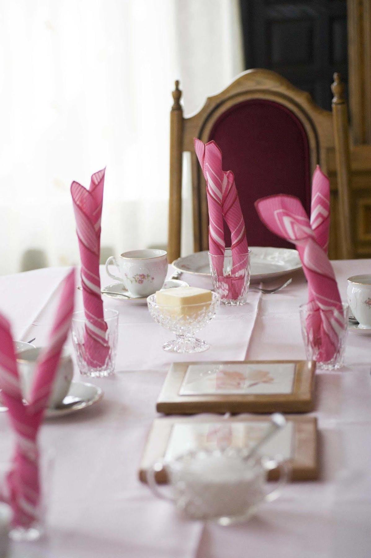Redwood Bed And Breakfast ไนแอการาฟอลส์ ภายนอก รูปภาพ