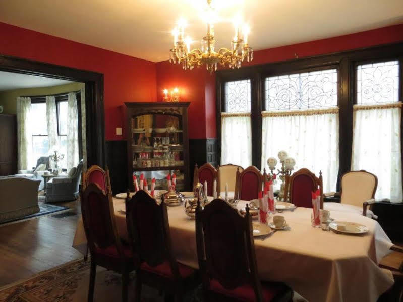 Redwood Bed And Breakfast ไนแอการาฟอลส์ ภายนอก รูปภาพ