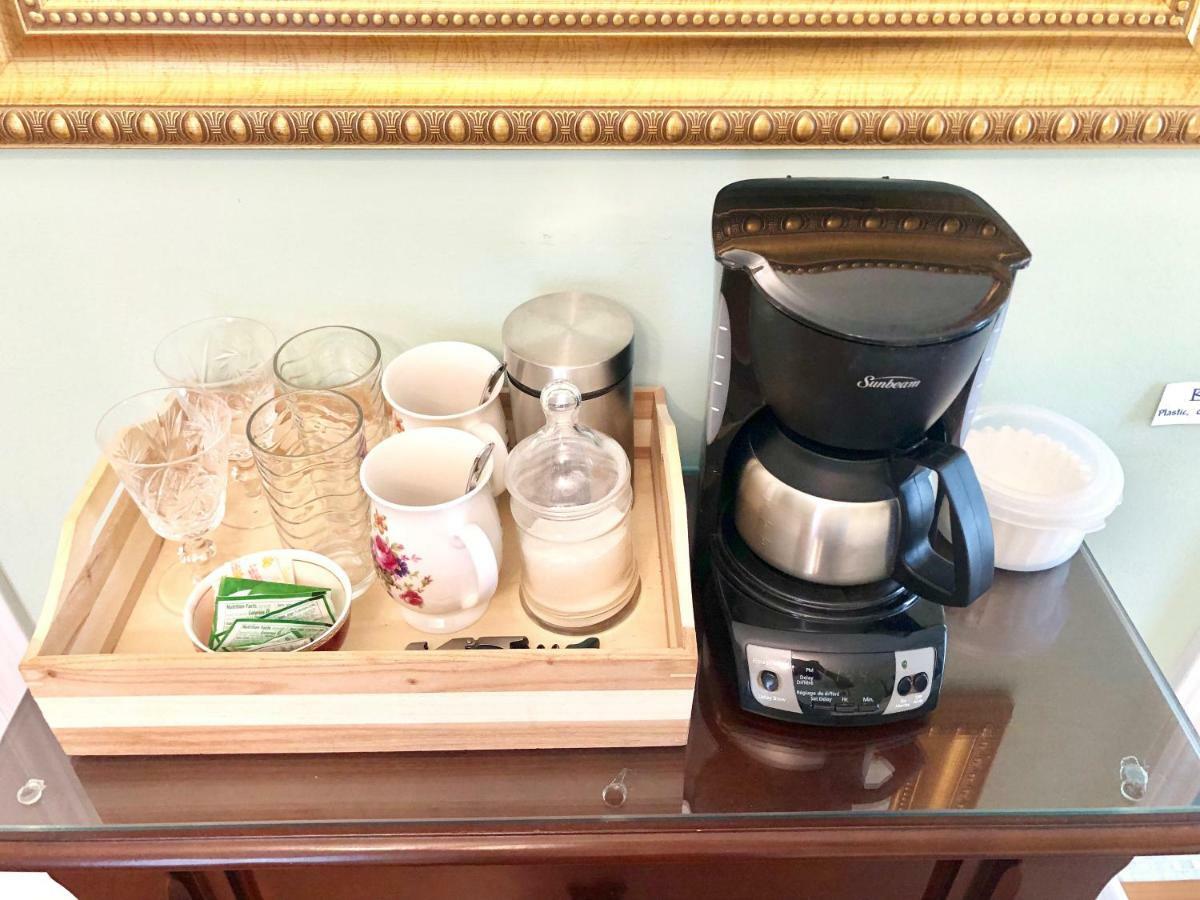 Redwood Bed And Breakfast ไนแอการาฟอลส์ ภายนอก รูปภาพ