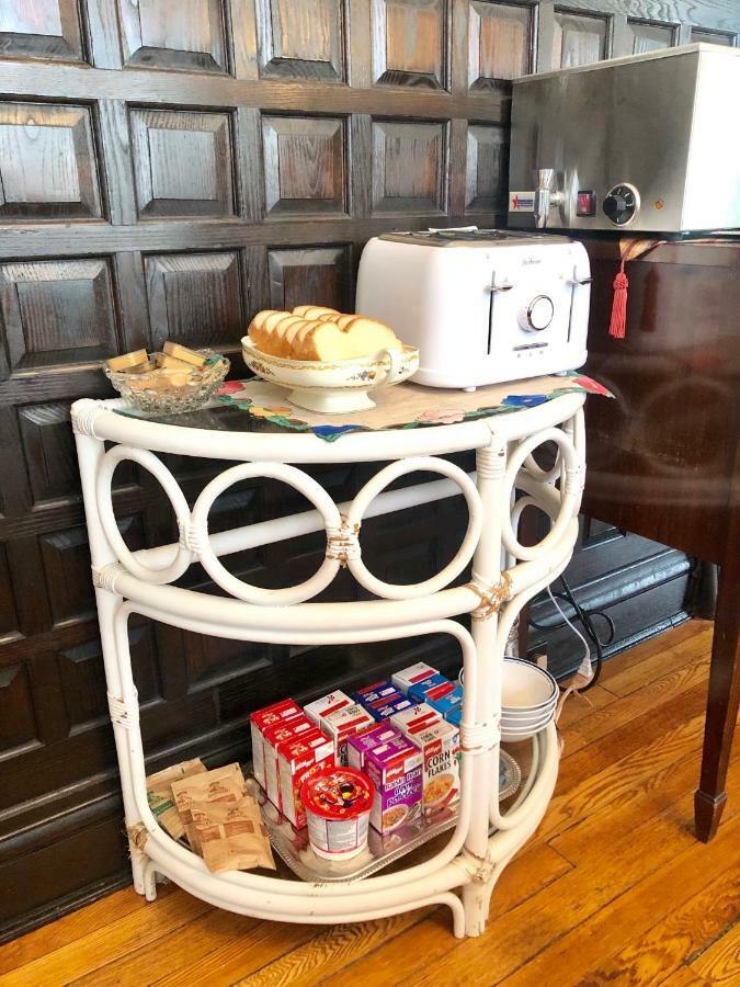 Redwood Bed And Breakfast ไนแอการาฟอลส์ ภายนอก รูปภาพ