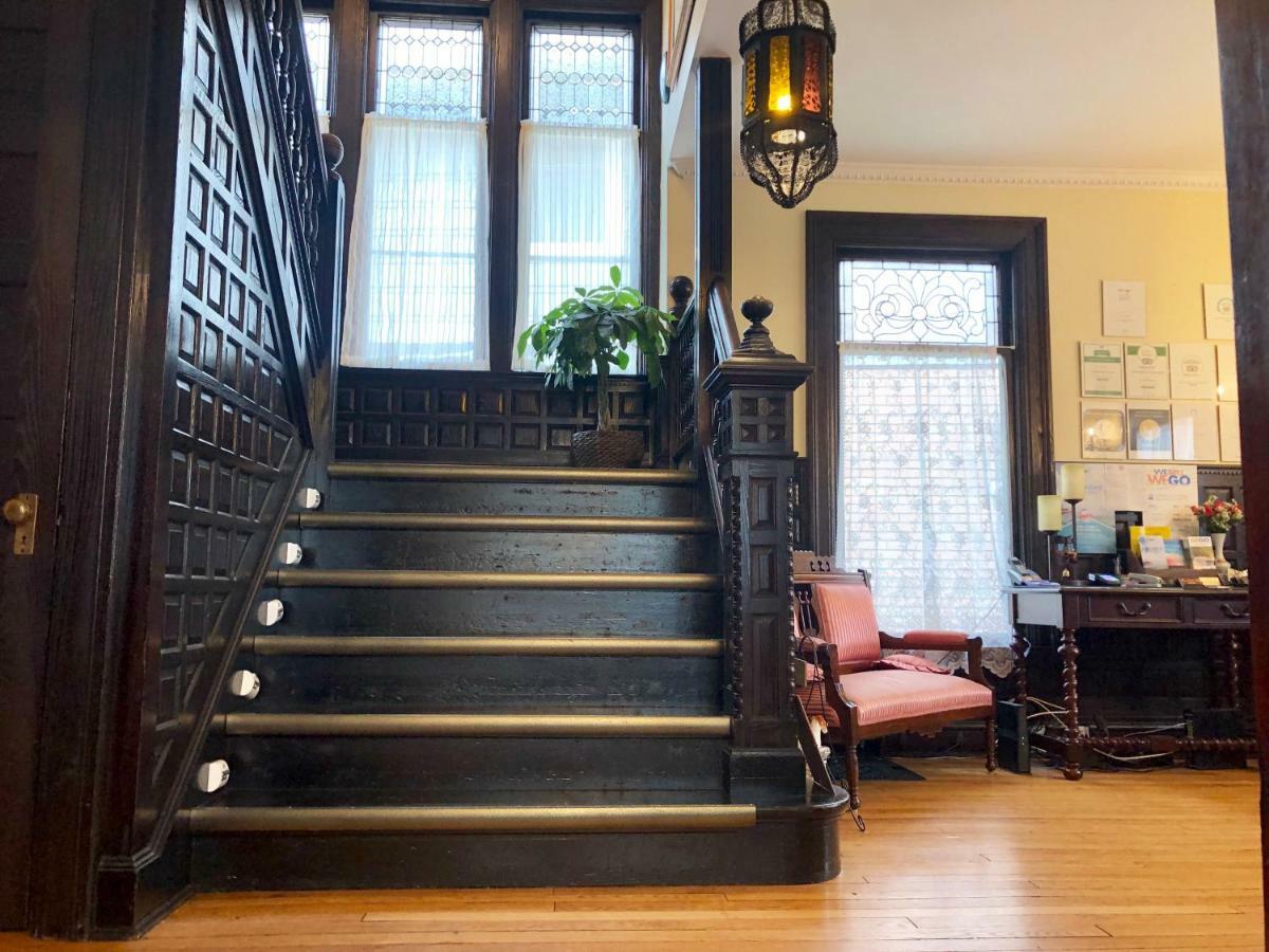Redwood Bed And Breakfast ไนแอการาฟอลส์ ภายนอก รูปภาพ